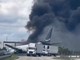 Aereo Boeing 767 cargo di Amazon esce di pista, si schianta e prende fuoco a Miami Aereo Boeing 767 cargo di Amazon esce di pista, si schianta e prende fuoco a Miami