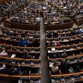 Ucraina, nuovo scandalo corruzione scuote Kiev: alcuni deputati incriminati per aver venduto voti