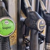 Carburanti, nuovo record sul prezzo del gasolio: diesel verso i 2,34 euro al litro, su la benzina