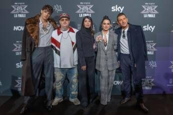 X Factor, oggi la finale a Napoli con Pausini e Derulo X Factor, oggi la finale a Napoli con Pausini e Derulo