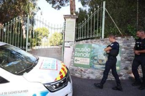 Rubati 4 dipinti di Renoir dal Museo a Cagnes-sur-Mer: valgono 9 milioni di euro, caccia ai ladri Rubati 4 dipinti di Renoir dal Museo a Cagnes-sur-Mer: valgono 9 milioni di euro, caccia ai ladri
