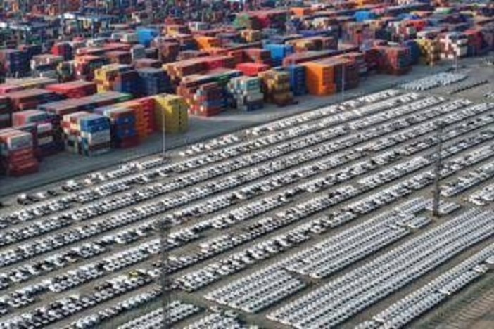Dazi, Trump: &quot;Firmato estensione tregua con Cina per altri 90 giorni&quot;