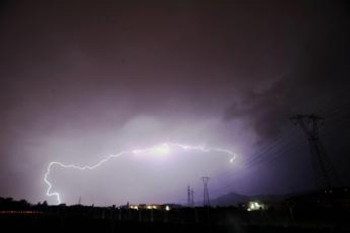 Allerta meteo gialla oggi 6 luglio: piogge e temporali in arrivo in quattro regioni