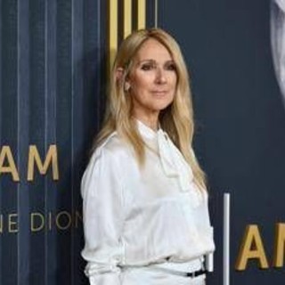 Celine Dion annuncia il ritorno sul palco, 10 concerti a Parigi Celine Dion annuncia il ritorno sul palco, 10 concerti a Parigi