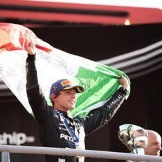 Antonelli, trionfo nel Gp di Monza e lacrime: "Non so cosa ho fatto". I tifosi: "Adesso vinci il Mondiale" Antonelli, trionfo nel Gp di Monza e lacrime: "Non so cosa ho fatto". I tifosi: "Adesso vinci il Mondiale"