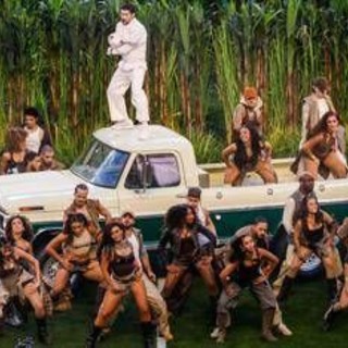 Super Bowl, Bad Bunny infiamma l’Halftime Show e Trump attacca: "Uno schiaffo agli Usa"
