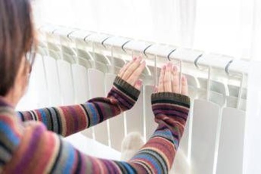 Riscaldamento e caro prezzi, ogni grado conta: come consumare meno senza sorprese