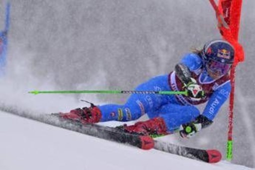 Coppa del Mondo, Goggia terza nel SuperG di St.Moritz davanti a Vonn. Vince Robinson Coppa del Mondo, Goggia terza nel SuperG di St.Moritz davanti a Vonn. Vince Robinson
