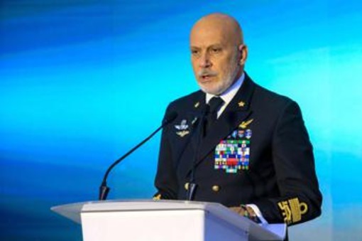 Cavo Dragone: "Russia e Iran? Minacce per Europa, per Kiev la pace passa dalla deterrenza" Cavo Dragone: "Russia e Iran? Minacce per Europa, per Kiev la pace passa dalla deterrenza"