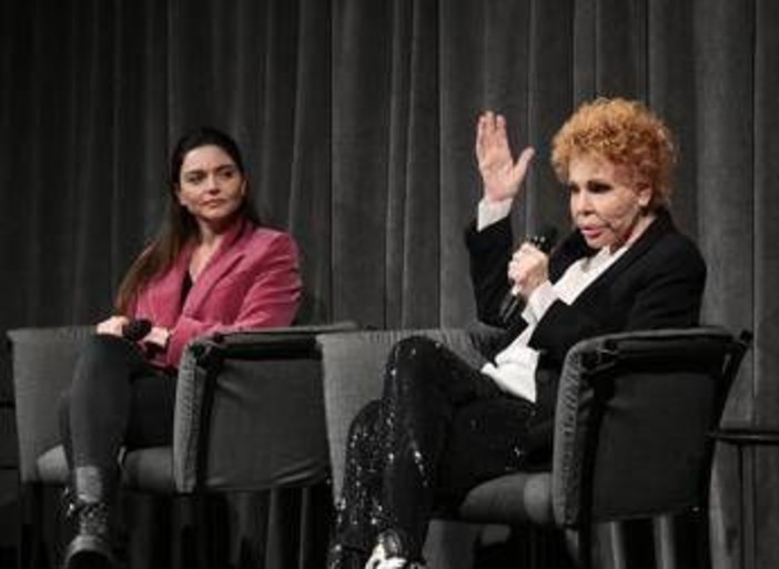 Vanoni, Elisa Fuksas: "L'ho raccontata nel mio film, Ornella mi ha cambiato la vita" Vanoni, Elisa Fuksas: "L'ho raccontata nel mio film, Ornella mi ha cambiato la vita"