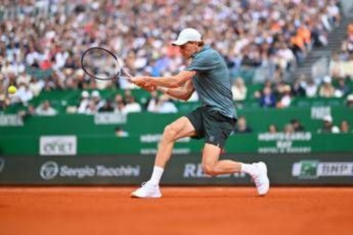 Sinner, la domanda su inno italiano lo 'imbarazza' a Montecarlo: "Si canta, no?"