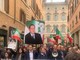 Riforma della giustizia, Forza Italia festeggia in piazza con maxi foto di Berlusconi: "Vittoria storica" Riforma della giustizia, Forza Italia festeggia in piazza con maxi foto di Berlusconi: "Vittoria storica"