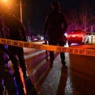 Minneapolis, nuove tensioni: agente spara e ferisce un immigrato durante controllo