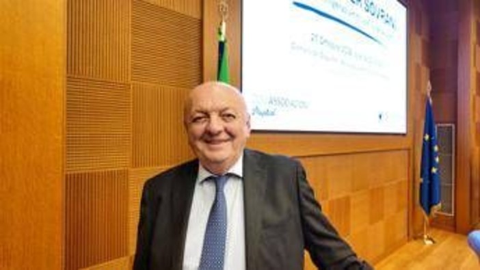 Pichetto Fratin: "Data center, servono reti adeguate e regole per le autorizzazioni" Pichetto Fratin: "Data center, servono reti adeguate e regole per le autorizzazioni"