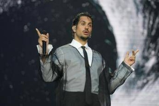 Mahmood lascia l'Italia: "Mi trasferisco in Spagna, mi sento tigre allo zoo" Mahmood lascia l'Italia: "Mi trasferisco in Spagna, mi sento tigre allo zoo"