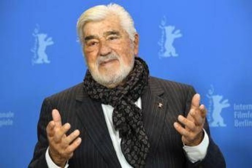 E' morto Mario Adorf, l'attore aveva 95 anni: più di 200 film in carriera