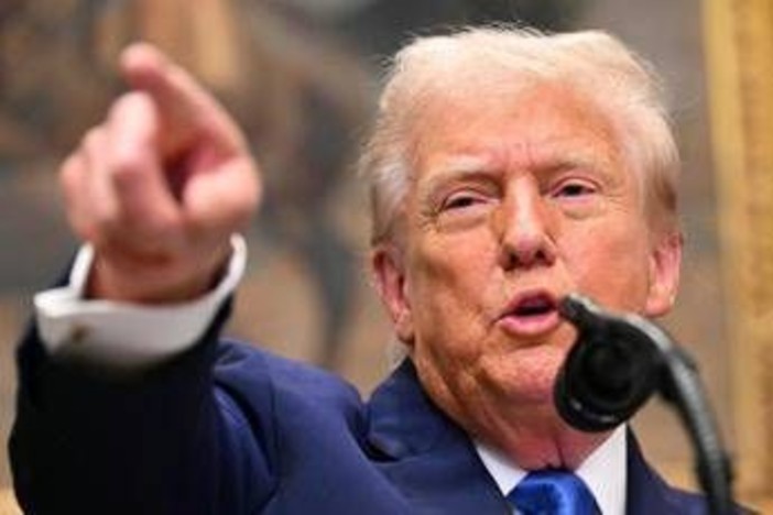 Trump fa causa alla Bbc, chiesti 10 miliardi di dollari Trump fa causa alla Bbc, chiesti 10 miliardi di dollari