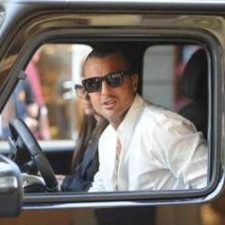 Mediaset denuncia Corona per diffamazione aggravata e minacce. L'ex paparazzo: "E' guerra, racconterò tutta la verità" Mediaset denuncia Corona per diffamazione aggravata e minacce. L'ex paparazzo: "E' guerra, racconterò tutta la verità"