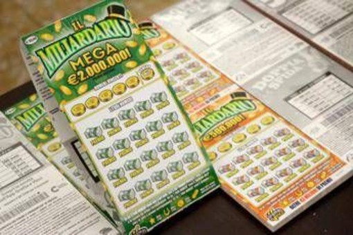 Gratta e Vinci, truffa da 25 milioni: maxi sequestro a 5 ex dipendenti infedeli Gratta e Vinci, truffa da 25 milioni: maxi sequestro a 5 ex dipendenti infedeli