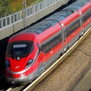 Ferrovie, ritardi di oltre 2 ore sull'Alta velocità per inconveniente tecnico: circolazione in graduale ripresa