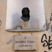 Anna Magnani torna a Trastevere, busto ricollocato nella nicchia di via della Pelliccia Anna Magnani torna a Trastevere, busto ricollocato nella nicchia di via della Pelliccia