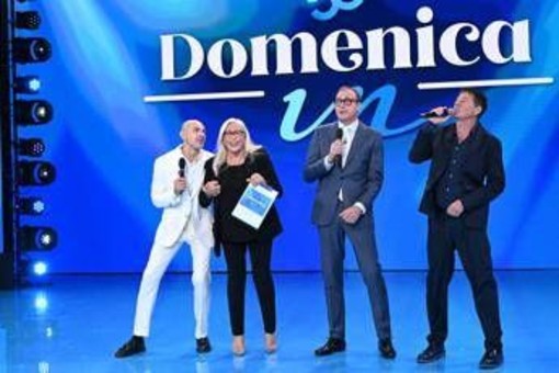 Domenica In, da Arisa a Ferzan Ozpetek: tutti gli ospiti di oggi 2 novembre Domenica In, da Arisa a Ferzan Ozpetek: tutti gli ospiti di oggi 2 novembre