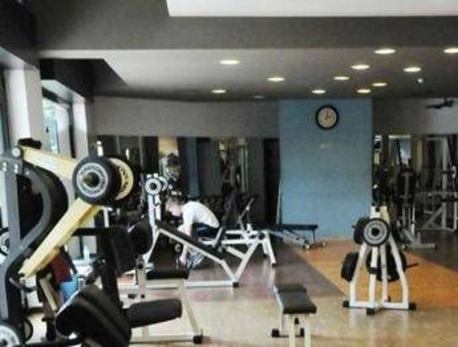 Allenamento in palestra, meglio pesi leggeri o carichi pesanti? Lo studio a sorpresa Allenamento in palestra, meglio pesi leggeri o carichi pesanti? Lo studio a sorpresa