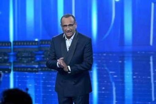 Ascolti tv 21 ottobre, 'Tale e Quale' si aggiudica di nuovo la prima serata Ascolti tv 21 ottobre, 'Tale e Quale' si aggiudica di nuovo la prima serata