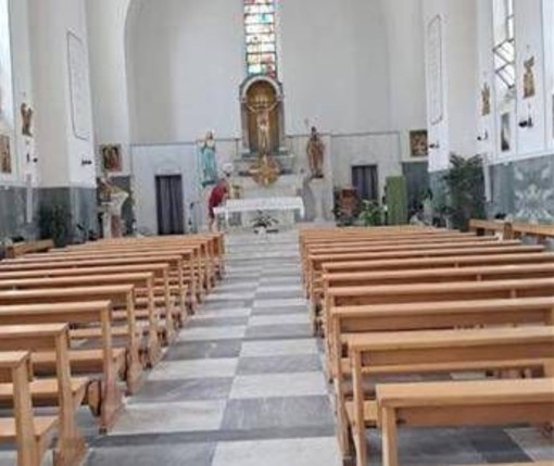 Ostia, feci in chiesa e sull'altare: ci sarà messa di riparazione Ostia, feci in chiesa e sull'altare: ci sarà messa di riparazione