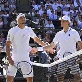 Zverev scherza con Sinner: "Non mi sei simpatico, vinci sempre". E Jannik: "So che vuoi diventare numero uno..."