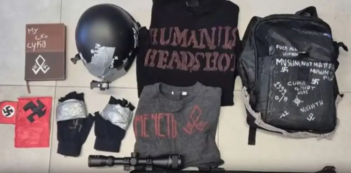 Catania, alludeva a stragi a scuola su social network. Minorenne denunciato Catania, alludeva a stragi a scuola su social network. Minorenne denunciato