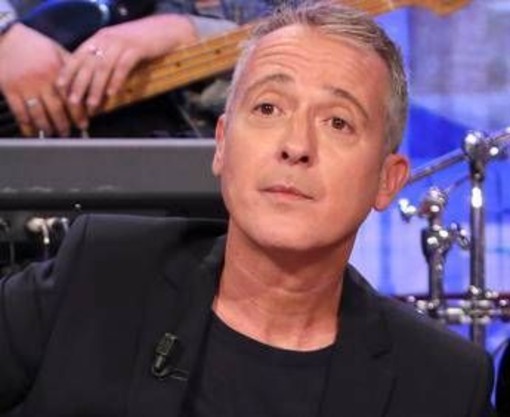 Diaco commosso apre 'Bellamà' con una lettera a Sgarbi: &quot;Forza Vittorio! Ti si vuole bene&quot;