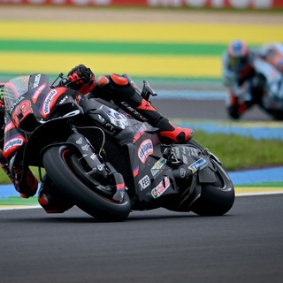 Bezzecchi trionfa in MotoGP in Brasile, doppietta Aprilia