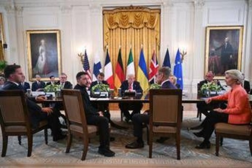 Ucraina, Rubio: &quot;Mosca e Kiev dovranno fare concessioni&quot;. Macron scettico su intenzioni di Putin