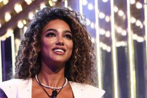 Verissimo, Samira Lui: &quot;Gerry Scotti è un colosso, sono davvero fortunata&quot;