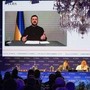 Zelensky a Cernobbio ringrazia l'Italia: &quot;Ci prepariamo per fermare Russia&quot;