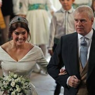 La principessa Eugenia rompe con papà Andrew, la decisione dopo lo scandalo Epstein La principessa Eugenia rompe con papà Andrew, la decisione dopo lo scandalo Epstein