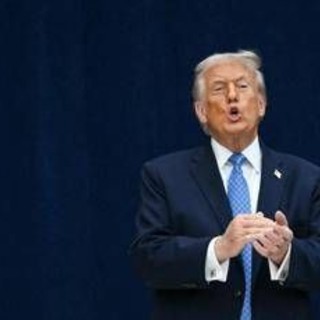 Venezuela, Machado 'premia' Trump e gli consegna il Nobel per la pace