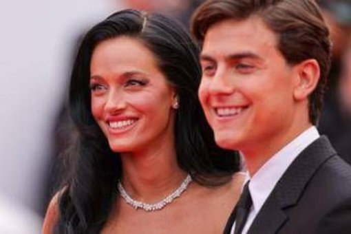 Oriana Sabatini sorprende Dybala, il regalo per l'anniversario di matrimonio