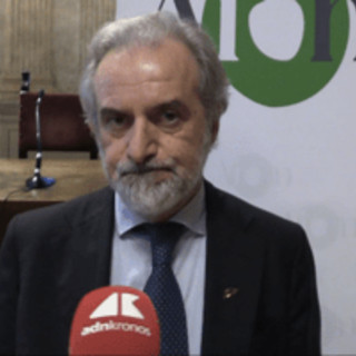 Tumori, Aiom: &quot;Pazienti non rinunciano a cure ma spesso pagano di tasca propria&quot;