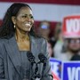 Michelle Obama, momento difficile: &quot;Sono in terapia, sto attraversando una transizione&quot;