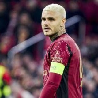 Mauro Icardi, patente sospesa fino al 2099 in Argentina. Lui attacca: "Pensate a sistemare le strade"
