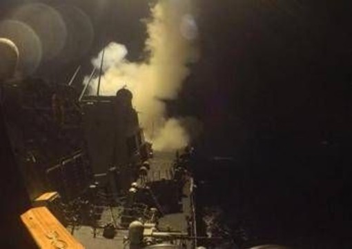 Iran sotto attacco, ultimatum di Trump: "Se non firmano accordo, bombarderemo senza pietà" - Diretta Iran sotto attacco, ultimatum di Trump: "Se non firmano accordo, bombarderemo senza pietà" - Diretta
