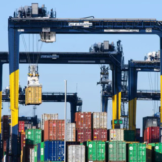 Gli Usa impongono nuovi dazi fino al 12,5% a oltre 60 partner commerciali