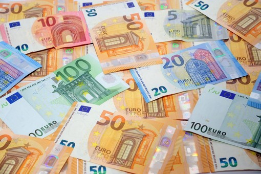 A maggio in rialzo debito pubblico ed entrate tributarie