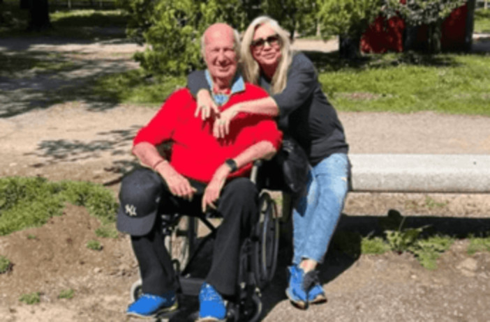 Mara Venier, il marito Nicola Carraro: "In fin di vita per un farmaco dimagrante" Mara Venier, il marito Nicola Carraro: "In fin di vita per un farmaco dimagrante"