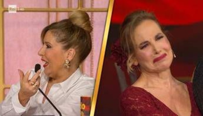 Ballando, il samba di D'Urso non convince. Lucarelli: "È un mappazzone" Ballando, il samba di D'Urso non convince. Lucarelli: "È un mappazzone"