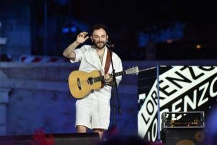 Lorenzo Fragola, dalla depressione alla risalita: "Non sono morto" Lorenzo Fragola, dalla depressione alla risalita: "Non sono morto"