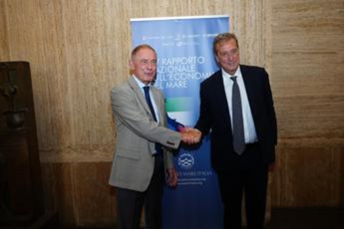 Urso: "Puntare su blue economy per autonomia su materie prime critiche ed energia" Urso: "Puntare su blue economy per autonomia su materie prime critiche ed energia"
